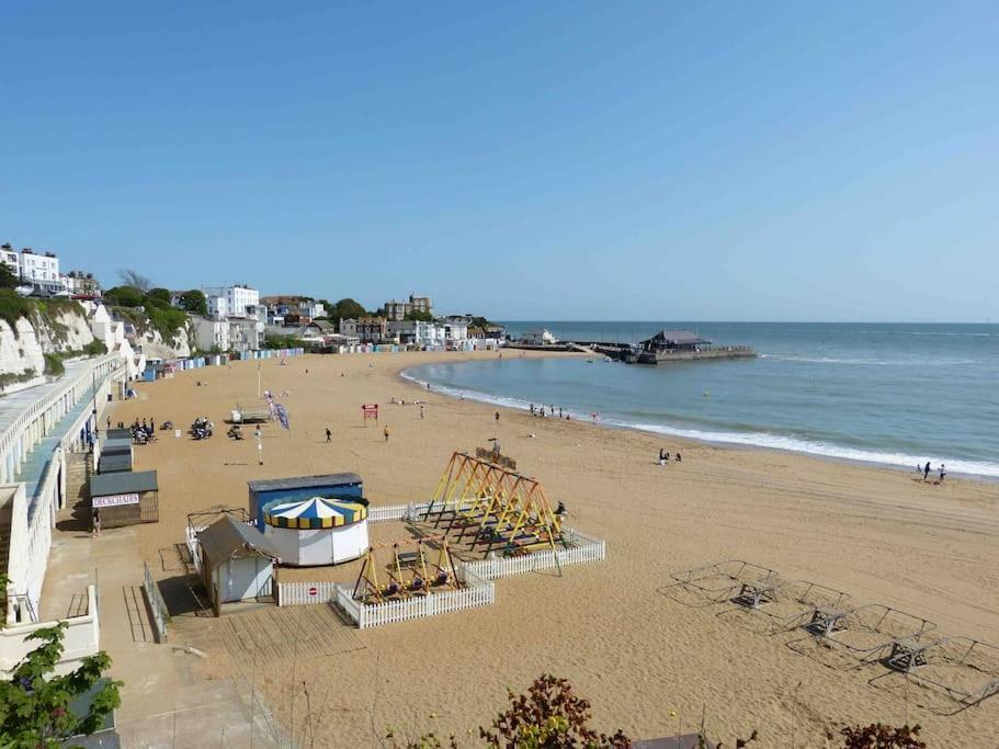 Amazing Sea Views And Much More…. Apartment Broadstairs Exterior photo