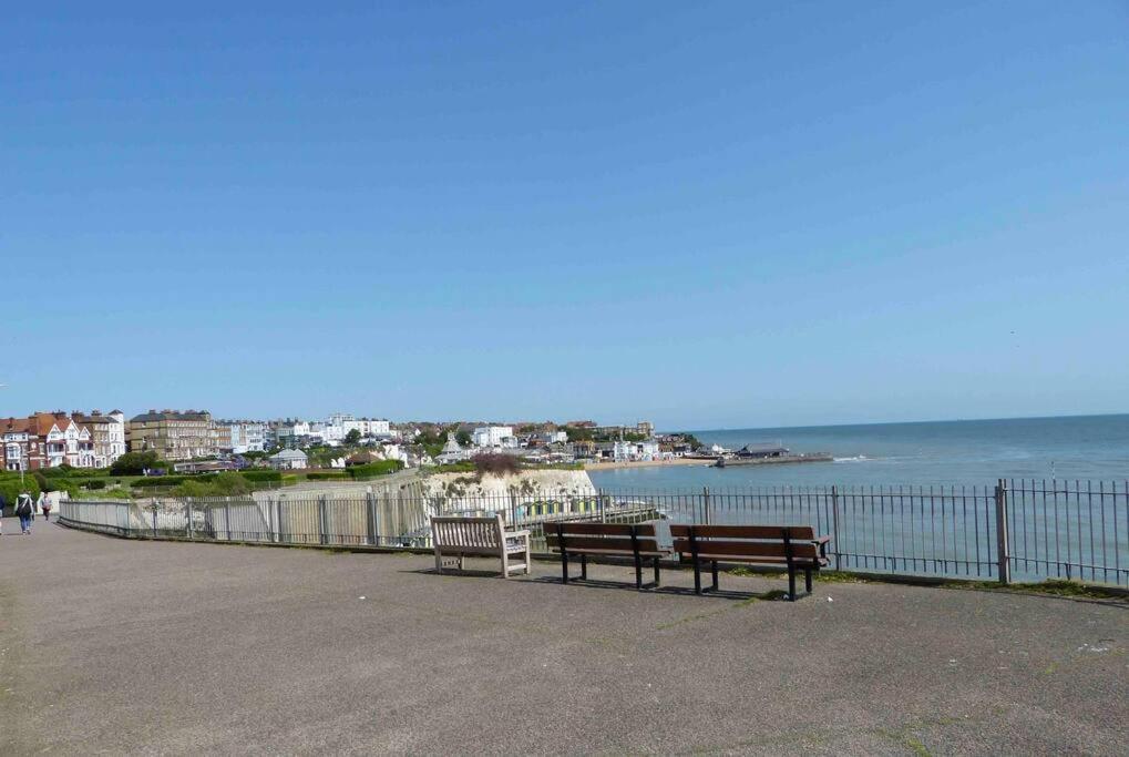 Amazing Sea Views And Much More…. Apartment Broadstairs Exterior photo
